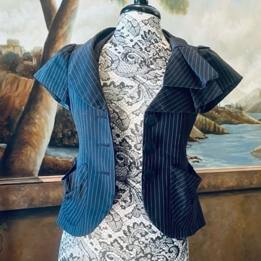 ✨🖤 Nanette Lapore Black Pinstripe Fitted Jacket Top✨Size 0 🖤